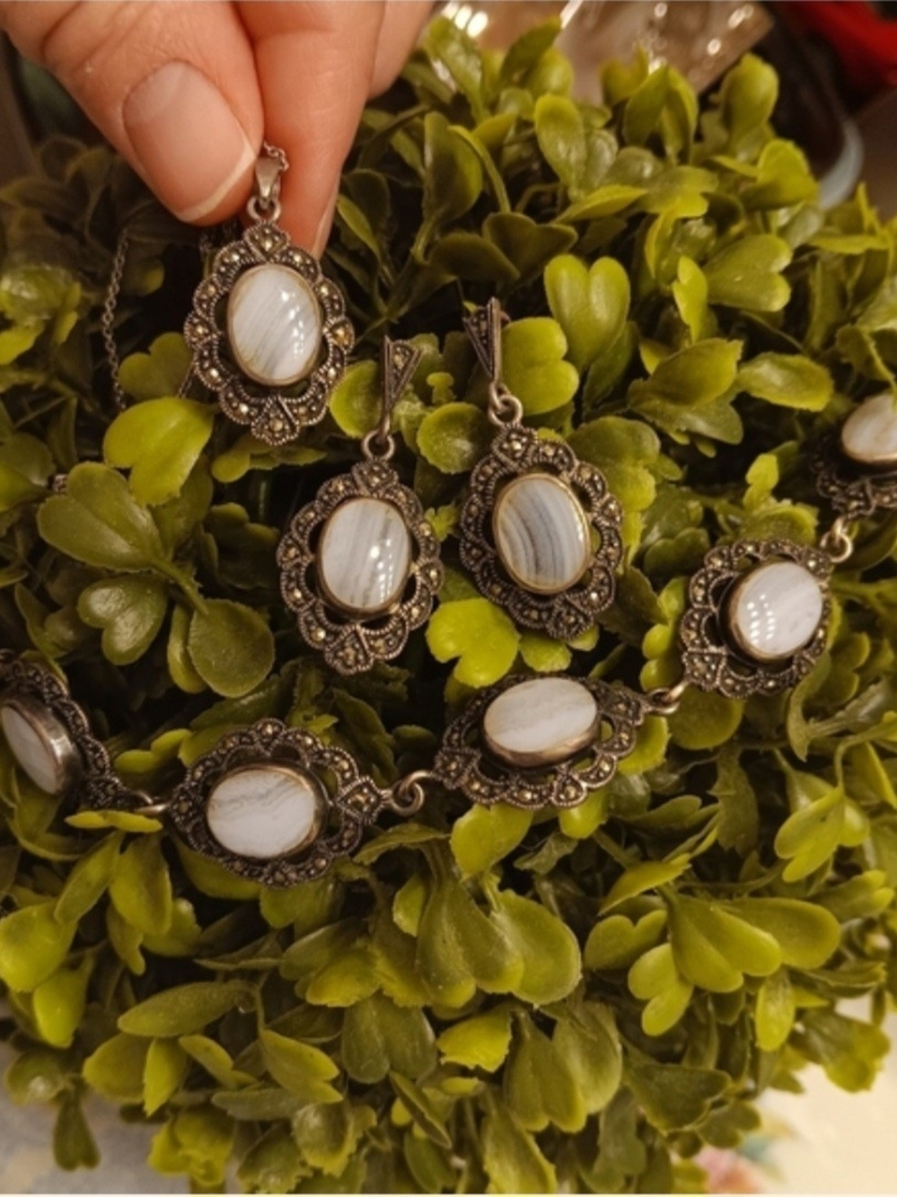 Vintage-Inspired Sterling Silver Agate Necklace, Earrings and Bracelet Set